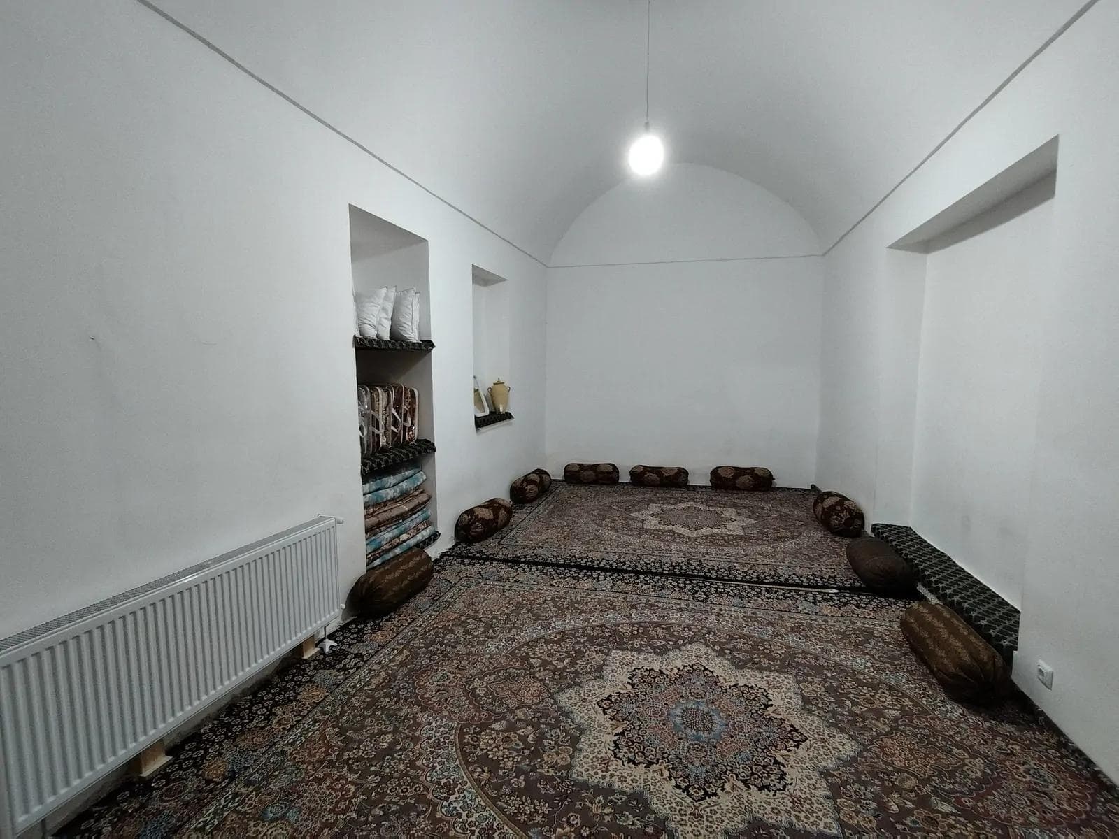 بوم‌گردی شاباز اتاق ۶